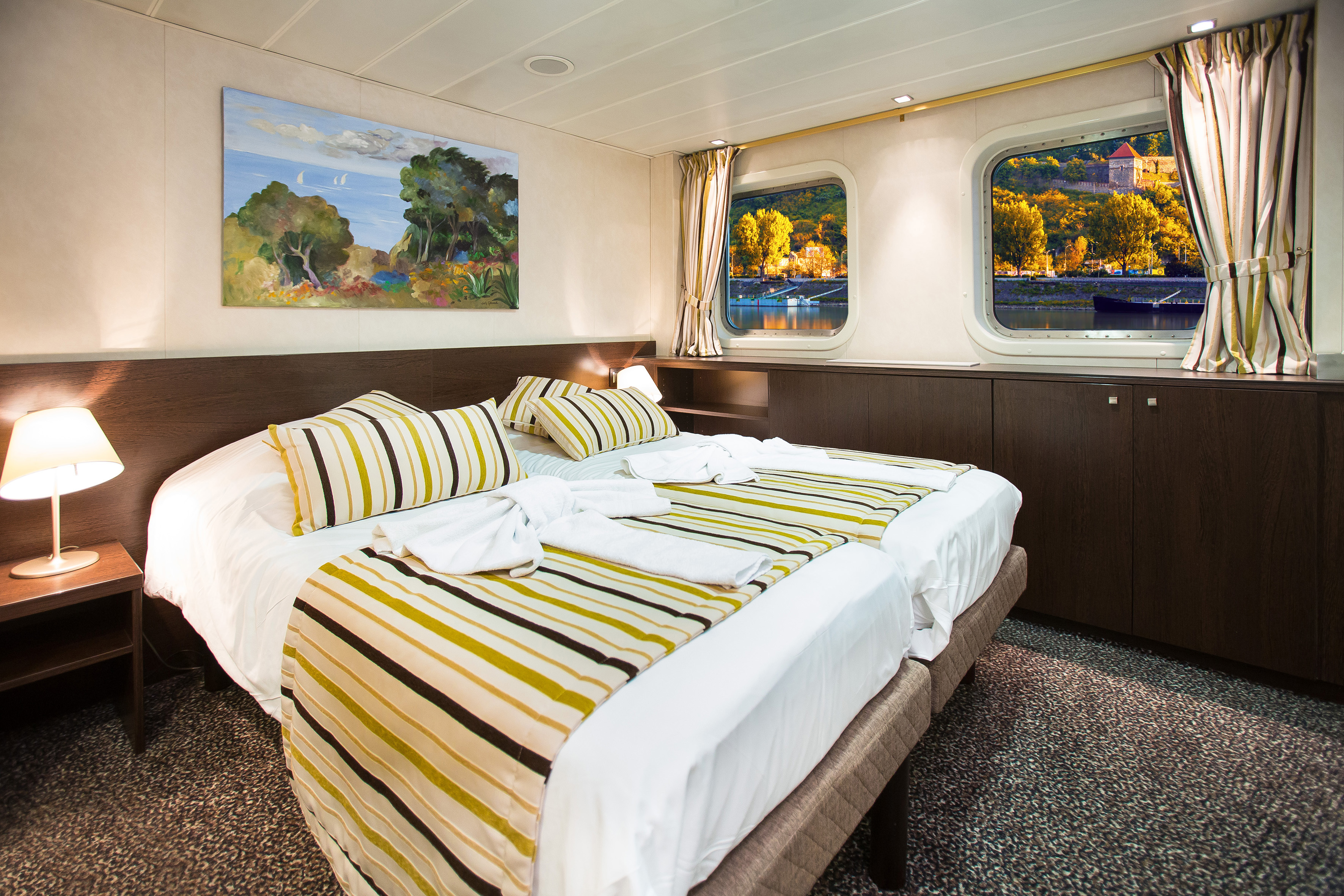 CroisiEurope MS Vivaldi Cabin 2.jpg
